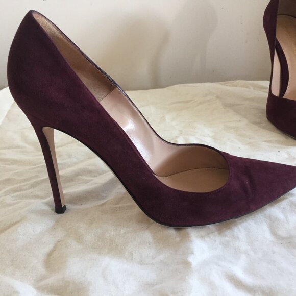 Gianvito Rossi Burgundy Suede Pumps ASO KATE MIDDLETON - Picture 5 of 16